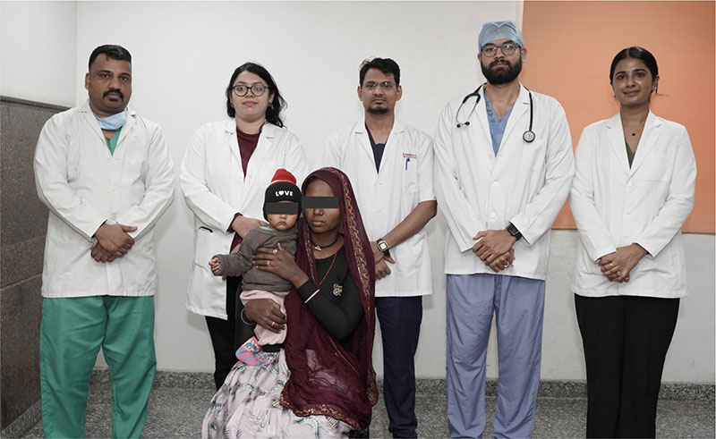 6 माह के शिशु की भोजन नली में फंसा कड़े का झूमर निकाला, नन्हें बच्चे को मिली नई ज़िंदगी